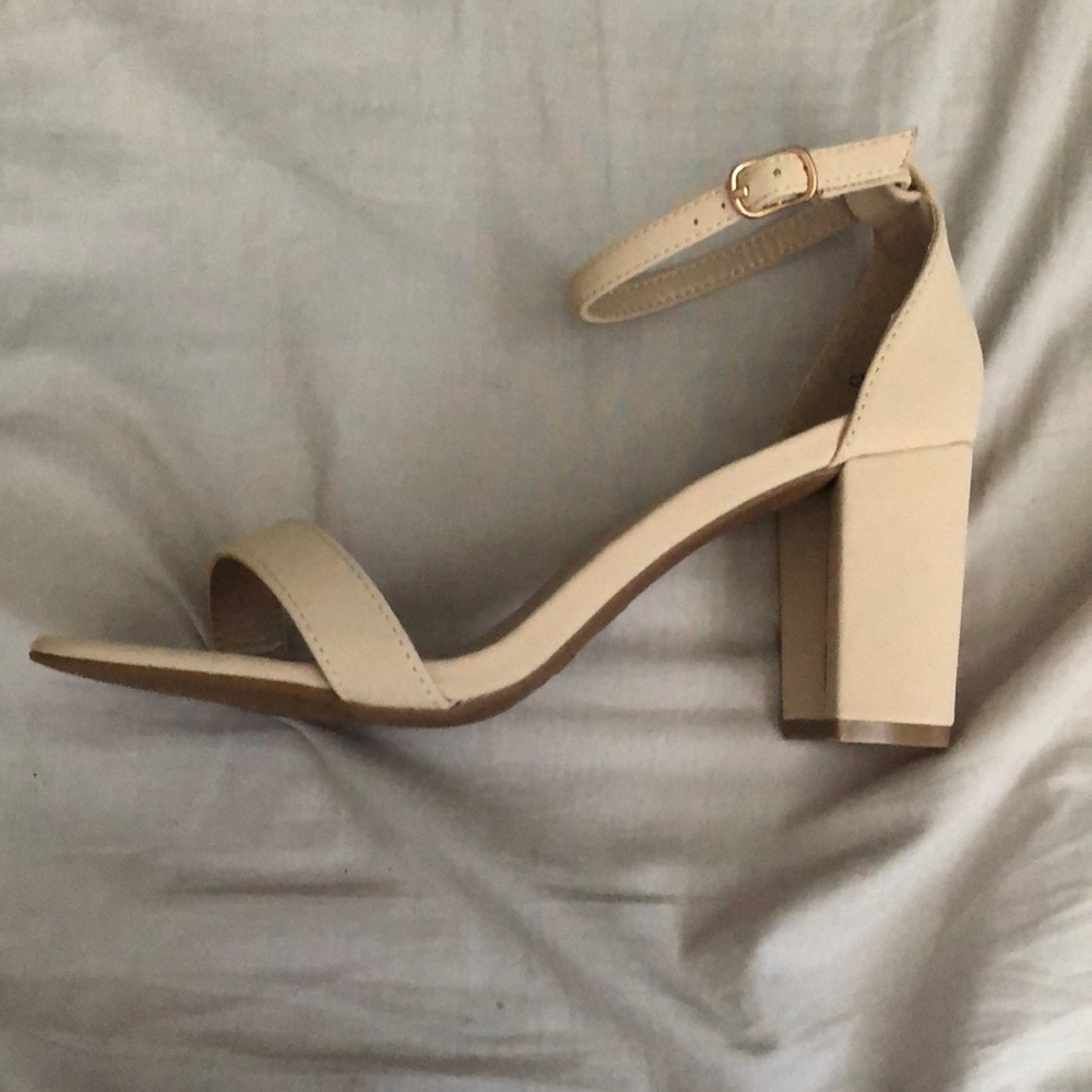 Heels - Picture 2 of 4